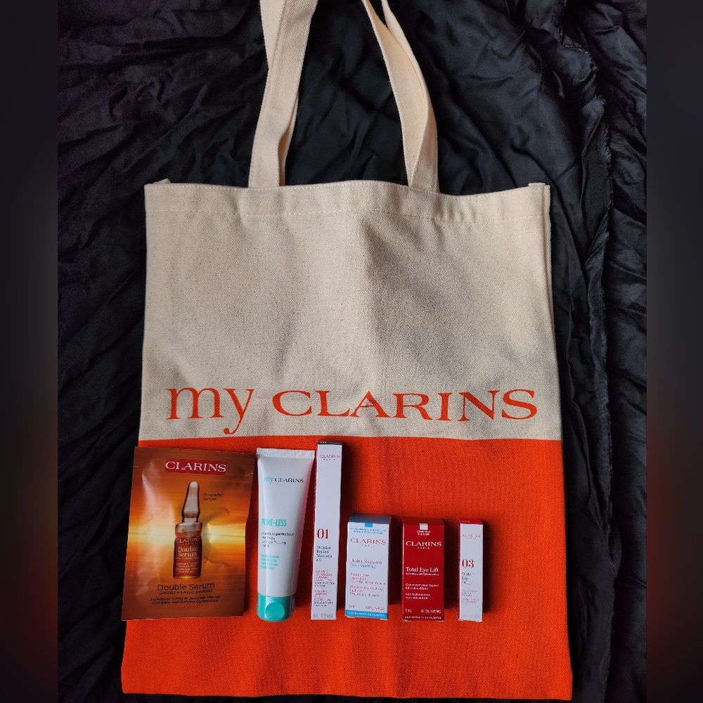Clarins Bundle Tote Bag with Skincare Set
